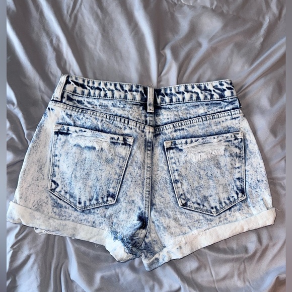 KanCan Acid Wash distressed shorts Size 25 EUC - Picture 3 of 4